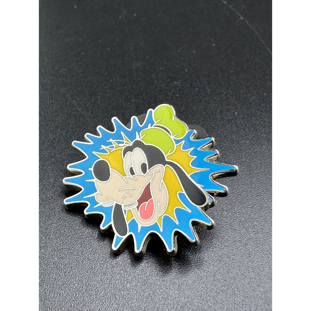 Disney Goofy Pin Unisex OS Blue Good Enamel Comic Burst 2010 Trading Pin